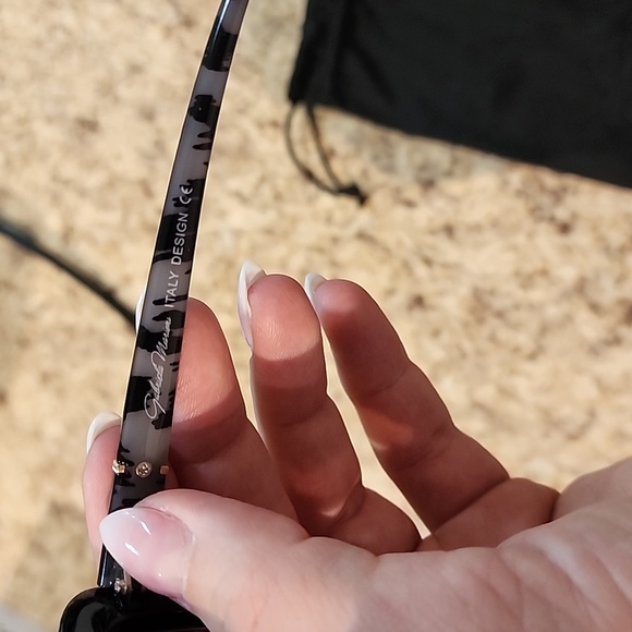 Gabriela Marioni Italian Design Sunglasses - Picture 2 of 2